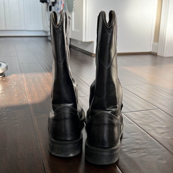 Brand new boots - Picture 3 of 3